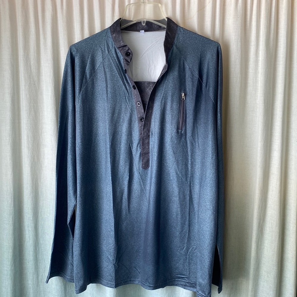 NWOT Men’s Tee